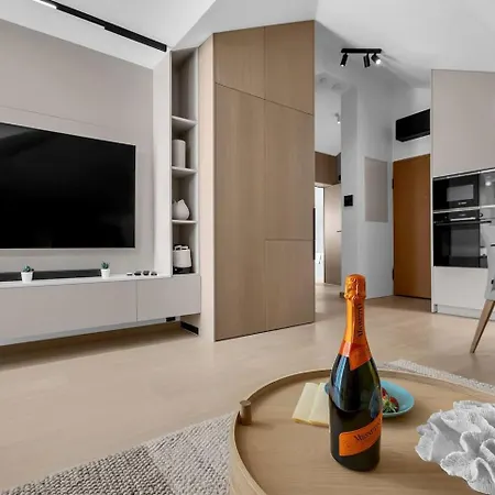 Penthouse Nikolina-50m To Beach! - Exklusiv Apartmán Makarská