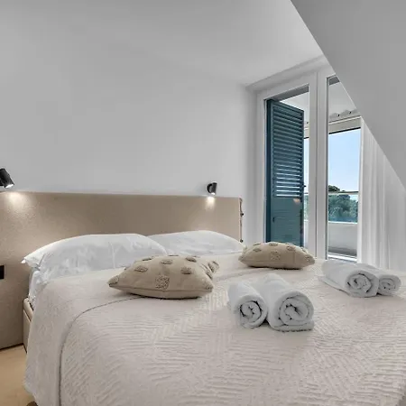 דירה Penthouse Nikolina-50m To Beach! - Exklusiv מאקרסקה