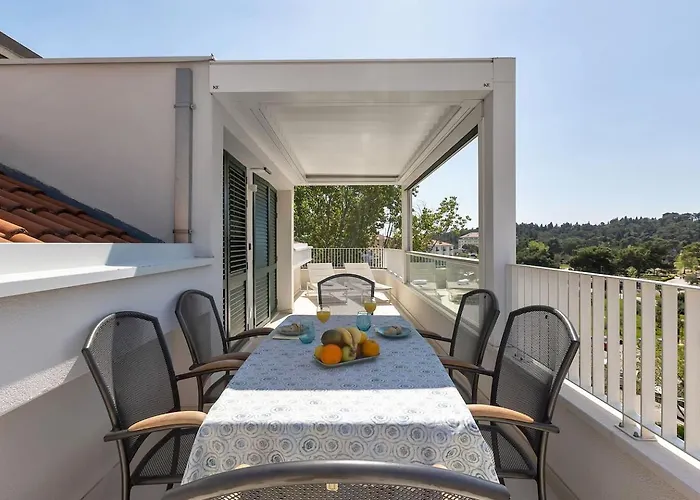 Penthouse Nikolina-50m To Beach! - Exklusiv Lägenhet Makarska