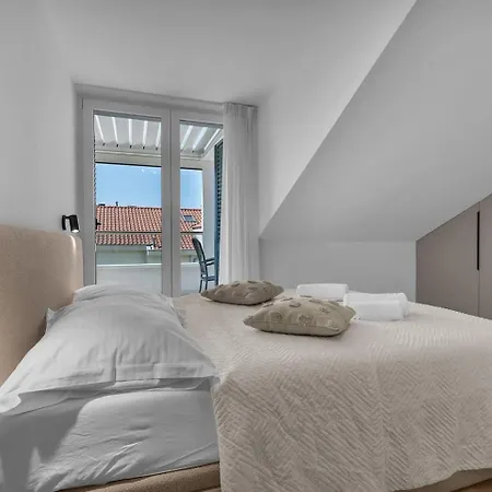 Penthouse Nikolina-50m To Beach! - Exklusiv アパート マカルスカ